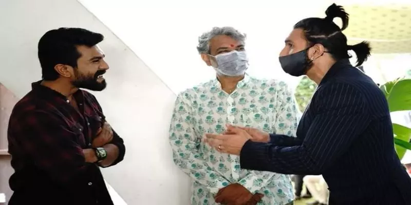 ஷங்கர் - ராம் சரண் படப்பிடிப்பு துவக்கம்: பூஜையில் கவனம் ஈர்த்த ரன்வீர் சிங் ஹேர் ஸ்டைல்