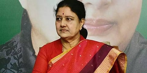 சசிகலா தொடர்புடைய பையனூர் பங்களா முடக்கம் - வருமான வரித்துறை நடவடிக்கை