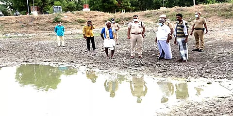 விநாயகர் சிலை செய்ய களிமண் எடுக்கச் சென்ற 2 சிறுவர்கள் கண்மாய் நீரில் மூழ்கி உயிரிழப்பு