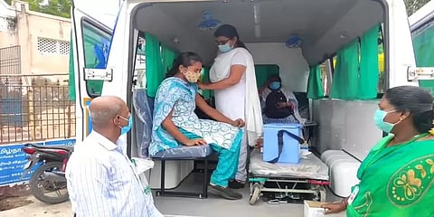 கொரோனா தடுப்பூசி போட்டுக் கொண்டால் குலுக்கல் முறையில் தங்க நாணயம்: காஞ்சிபுரம் நகராட்சி