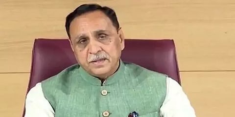 விஜய் ருபானி பதவி விலகல்; காங்கிரஸ், ஆம் ஆத்மி சாடல்