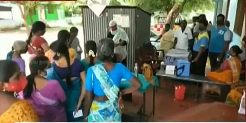 கடலூர்: செவிலியர் அலட்சியத்தால் பெண் ஒருவருக்கு இரண்டு முறை கொரோனா தடுப்பூசி
