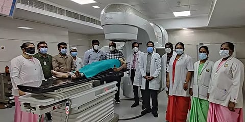 மூளை வாஸ்குலர் குறைபாட்டுக்கு அதிநவீன கதிரியக்க சிகிச்சை- மதுரை அரசு மருத்துவமனையில் சாதனை