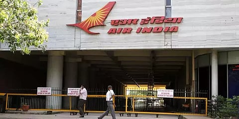 ஏர் இ்ந்தியாவை வாங்கும் போட்டியில் டாடா சன்ஸ் மற்றும் 'ஸ்பைஸ் ஜெட்' அஜய் சிங்