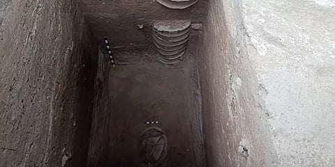 கீழடி அருகே நடைபெறும் அகரம் அகழாய்வில் உறை கிணறுகள் கண்டுபிடிப்பு