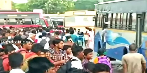 கடலூர்: போதிய பஸ் வசதி இல்லாமல் அவதியுறும் பள்ளி மாணவர்கள்