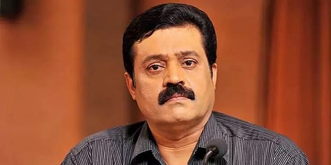 சர்ச்சை நாயகன் சுரேஷ் கோபி: போலீஸ் சல்யூட் விவகாரத்தால் கொதிக்கும் கேரளா... என்ன நடந்தது?