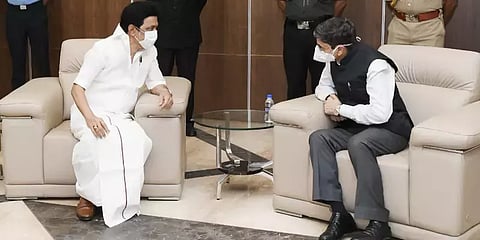 தமிழகத்தின் புதிய ஆளுநராக பதவியேற்றார் ஆர்.என்.ரவி