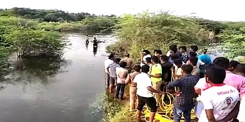 ஆம்பூர்: நண்பர்களுடன் பாலாற்றில் குளிக்கச் சென்று நீரில் மூழ்கிய இளைஞர்