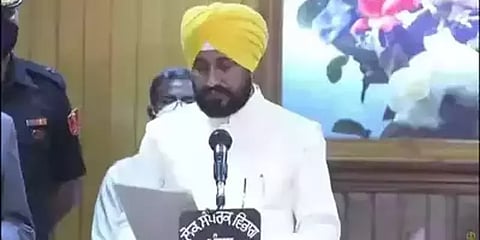 பஞ்சாப் மாநில புதிய முதல்வராக பதவியேற்றார் சரண்ஜித் சிங்