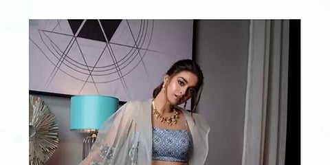 ஸ்டைலிஷ் லுக்கில் கவனம் ஈர்க்கும் கீர்த்தி சுரேஷ்: புகைப்பட தொகுப்பு