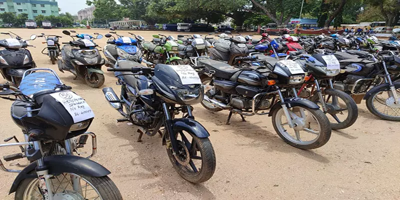 சேலம்: குற்ற வழக்குகளில் பறிமுதல் செய்யப்பட்ட வாகனங்கள் ஏலம்