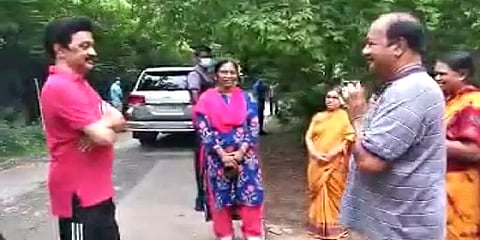சென்னை: நடைபயிற்சியில் ஈடுபட்ட முதல்வர் முக.ஸ்டாலினுடன் கலந்துரையாடிய பொதுமக்கள்
