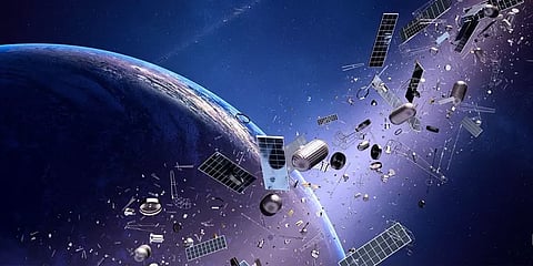 விண்வெளியில் மிதக்கும் 10 லட்சத்திற்கும் மேற்பட்ட பயனற்ற விண்கலன்களின் பாகங்கள்