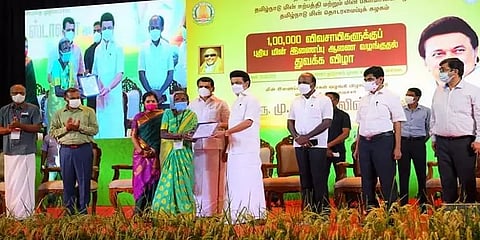 ஒரு லட்சம் விவசாயிகளுக்கு இலவச மின்சாரம் வழங்கும் திட்டம்: மகிழ்ச்சியில் விவசாயிகள்