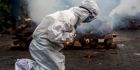 கொரோனா இழப்பீடு யாருக்கெல்லாம் பொருந்தும்? நிலவும் குழப்பங்களும் அரசு செய்யவேண்டியதும்!