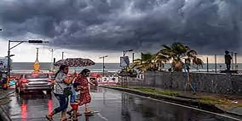 ஆக்ரோஷத்துடன் ஆந்திரா ஒடிஷா இடையே கரையை கடந்த குலாப் புயல்: மீனவர் பலி