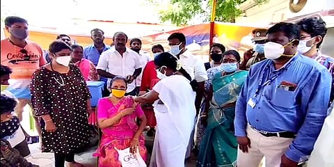 100% தடுப்பூசி செலுத்தி சாதனை படைத்த பூவிருந்தவல்லி, திருவேற்காடு நகராட்சிகள்