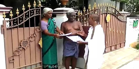 உள்ளாட்சித் தேர்தல்: எனக்கு வாக்களிக்க வேண்டாம் என வாக்கு சேகரிப்பில் ஈடுபட்ட காந்தியவாதி