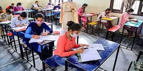 நீட் தேர்வை ரத்து செய்யக்கோரி உச்சநீதிமன்றத்தில் வழக்கு