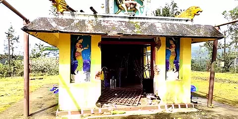 நீலகிரி: மீண்டும் கோயிலை சேதப்படுத்திய காட்டு யானைகள் கூட்டம்