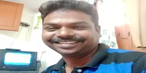 பாலியல் தொல்லை கொடுத்ததாக போலீஸ் காவலர் மற்றும் சிறுமியின் தாய்மீது போக்சோ வழக்கு