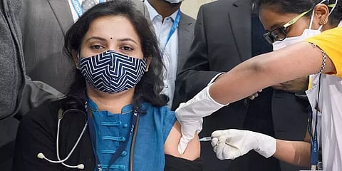 கேரளாவில் 100% தடுப்பூசி இலக்கை எட்டிய முதல் மாவட்டமானது எர்ணாகுளம்