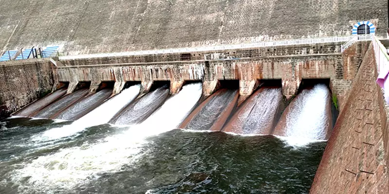 தொடர் மழை: பவானிசாகர் அணையின் நீர்மட்டம் 102 அடியாக உயர்வு