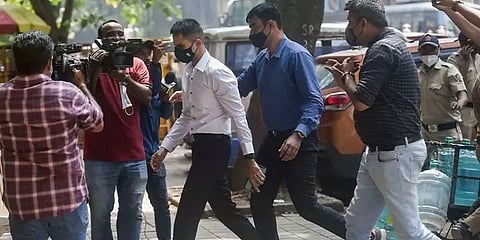 பாலிவுட்டின் 'போதை'ப் புள்ளிகளை அலறவிடும் 'மாஸ்' அதிகாரி - யார் இந்த சமீர் வான்கடே?