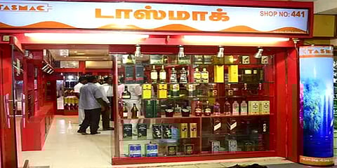 மதுரை: கூடுதல் விலைக்கு மதுபானங்களை விற்றதாக 5 பேர் பணியிடை நீக்கம்