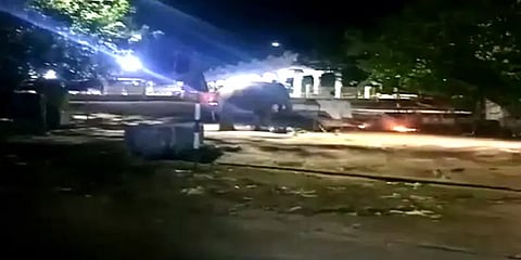 சத்தியமங்கலம்: நள்ளிரவில் பண்ணாரி அம்மன் கோயில் வளாகத்தில் புகுந்த ஒற்றை காட்டு யானை