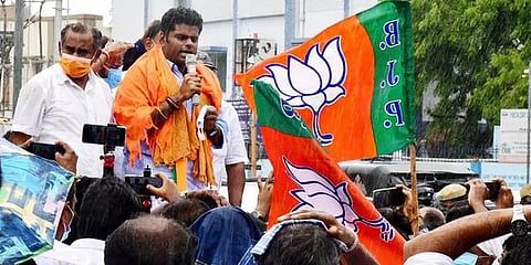 ”இல்லாத கொரோனாவை காரணம் காட்டி கோயிலை மூடுவதா?”- அண்ணாமலை