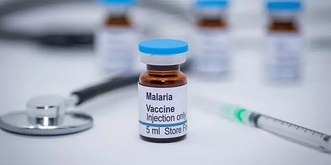 30 ஆண்டு போராட்டத்துக்குப்பின் வந்துள்ள மலேரியா தடுப்பூசி.... தாமதத்தின் பின்னணி என்ன?