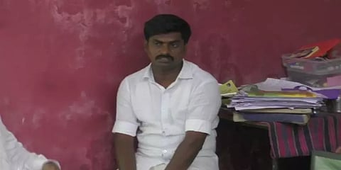 திருவாரூர்: பட்டா வழங்க லஞ்சம் - ரசாயனம் தடவிய ரூபாய் நோட்டால் கையும் களவுமாக சிக்கிய விஏஓ