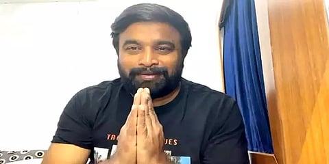 ”மதுரை மக்களே தடுப்பூசி போட்டுக்கோங்க” - நடிகர் சசிகுமார் வெளியிட்ட விழிப்புணர்வு வீடியோ