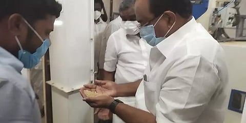 நெல்லின் ஈரப்பதம் குறித்துப் பேச விரைவில் டெல்லி செல்கிறது குழு - அமைச்சர் சக்ரபாணி