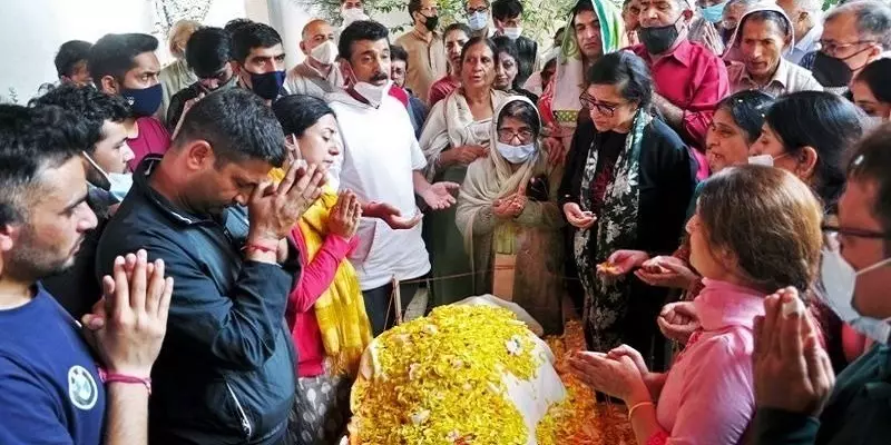 ஐந்து நாள்களில் 7 பேர் சுட்டுக் கொலை... குறிவைக்கப்படுவது யார்? - காஷ்மீர் நிலவரப் பார்வை