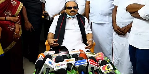 "சில குடும்பங்களில் வாரிசுகளை அரசியலுக்கு கொண்டுவர திட்டமிட்டு செய்கிறார்கள்" - வைகோ