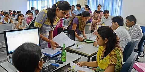 72 பொறியியல் கல்லூரிகளில் ஒரு இடம் கூட நிரம்பவில்லை. ஏன்? - நிபுணர்கள் விளக்கம்