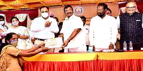 சமூக பங்களிப்பு நிதி: சிறு குறு நிறுவனங்கள் தாமாக முன்வர வேண்டும் - அமைச்சர் நாசர்