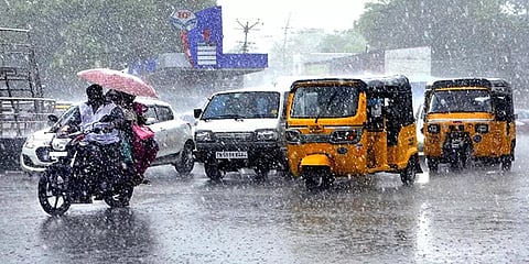 தமிழகத்தில் அடுத்த 4 நாட்களுக்கு கனமழை நீடிக்கும்: சென்னை வானிலை ஆய்வு மையம்