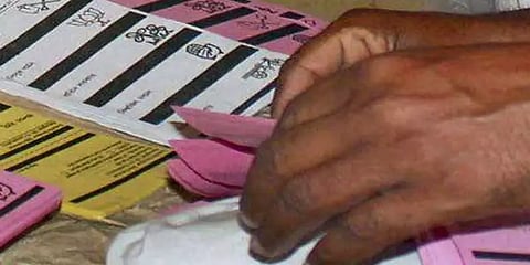 'பணம் தராததால் வாக்களிக்க விரும்பவில்லை' - வாக்குச்சீட்டில் எழுதி வைத்த வாக்காளர்!