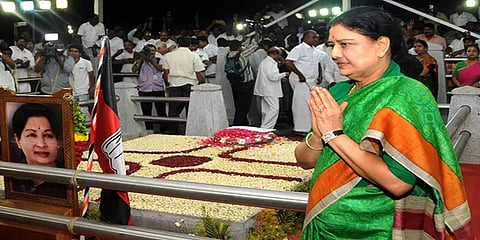 ஜெயலலிதா நினைவிடம் செல்லும் சசிகலா: போலீஸ் பாதுகாப்பு கேட்டு மனு