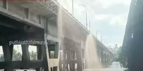 கடலூர் : ராட்சத குழாய்களில் சேதம்.. நீர்வீழ்ச்சி போல் ஆற்றில் வீணாக கொட்டும் தண்ணீர்