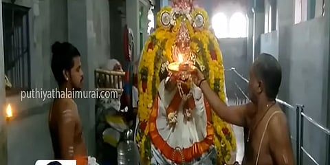 “கல்வி, தொழிலுக்கு வந்தனை செய்வோம்” .. ஆயுத பூஜை, சரஸ்வதி பூஜை உற்சாக கொண்டாட்டம்