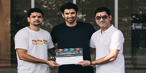 அருண் விஜய்யின் ‘தடம்’ இந்தி ரீமேக்: பூஜையுடன் தொடங்கிய படப்பிடிப்பு