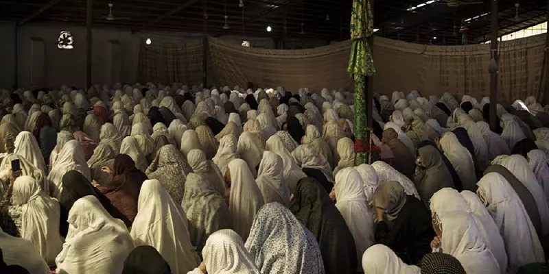 ஆப்கன்: கந்தகார் மசூதியில் வெடிகுண்டு தாக்குதல் - 32 பேர் உயிரிழப்பு, 53 பேர் படுகாயம்