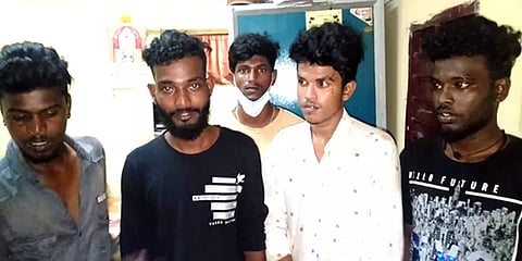 சென்னை: பிரபல ரவுடி கொலை வழக்கில் தொடர்புடைய பெண் தோழி உட்பட 9 பேர் கைது