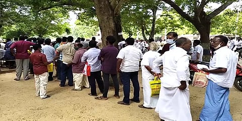 திருவாரூரில் நடைபெற்ற நவீன சுயம்வரம்: வரன் தேடி வரிசையில் காத்திருந்த ஆண்கள்