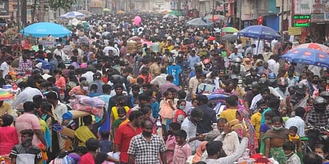 விடுமுறை தினம்: தீபாவளி ஷாப்பிங் இன்று களைகட்டும் என எதிர்பார்ப்பு